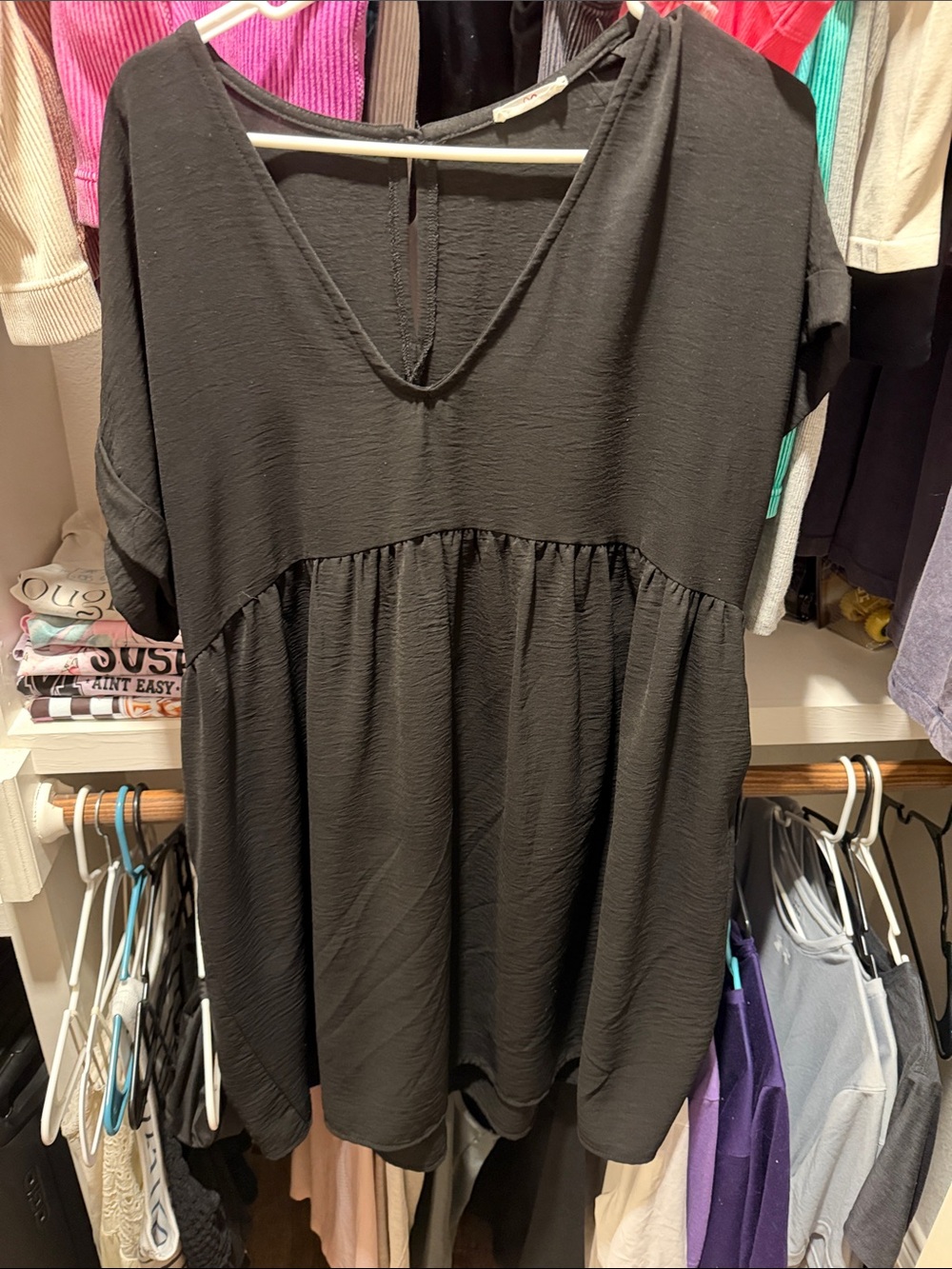 Flowy Black V-Neck Midi Dress with Gathered Waist
